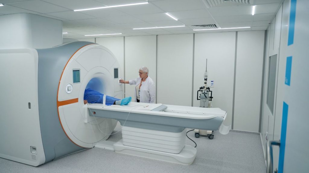 How to Choose the Right Contrast Power Injector for Imaging Centers
